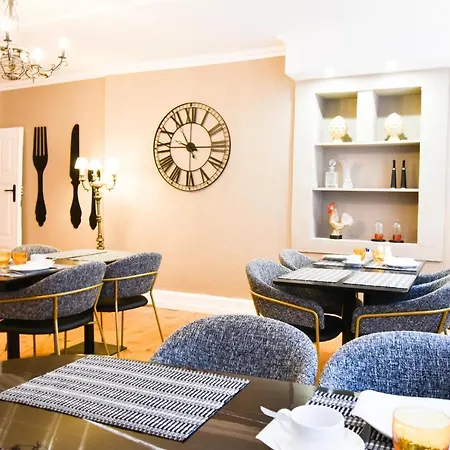 Oda ve Kahvaltı Charme 19 4*