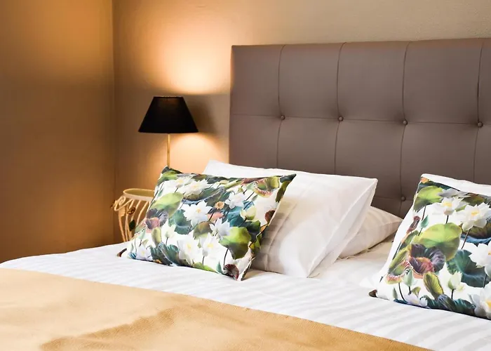 Charme 19 Bed & Breakfast 4*